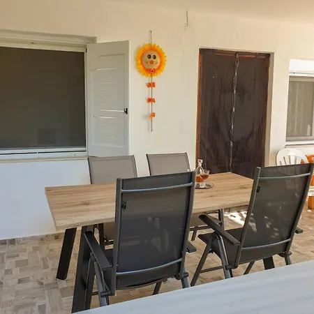 Maria's House, With Garden Vakantiehuis *